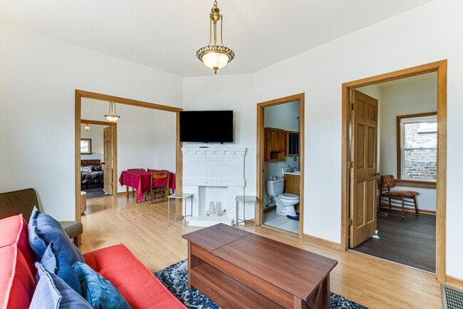 Building Photo - 927 S Taylor Ave