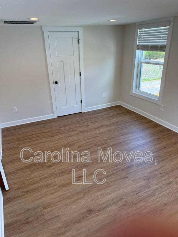 Building Photo - 50 Hutchins St