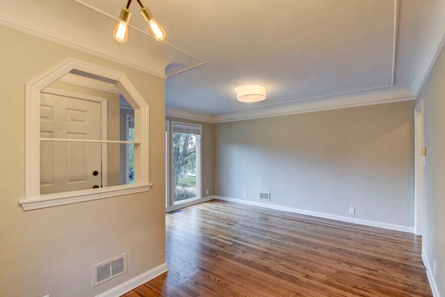 Building Photo - 5210 Rees St