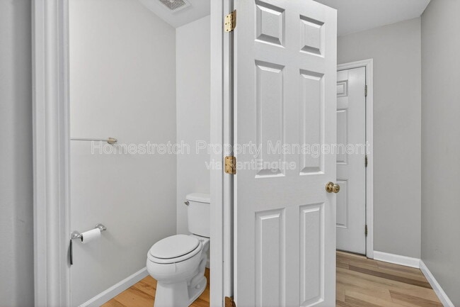 Building Photo - 425 Spring Trce