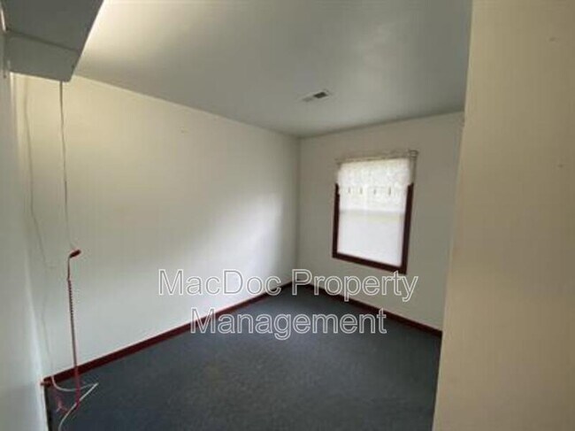 Building Photo - 11206 Old Leavells Rd