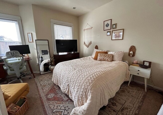 Building Photo - 2526 N Frederick Ave