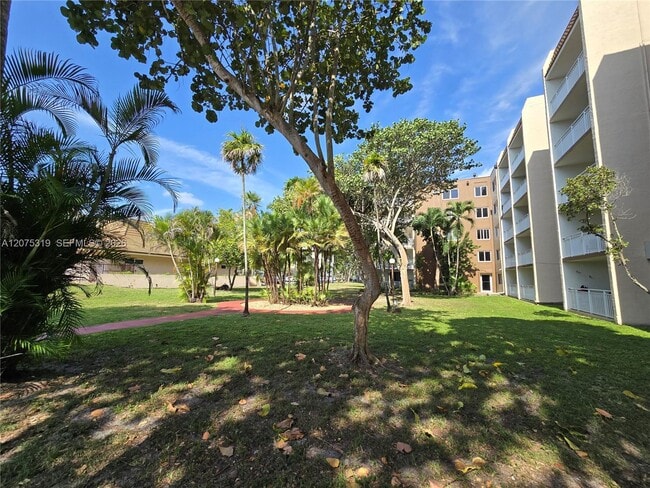 Building Photo - 6940 Miami Gardens Dr