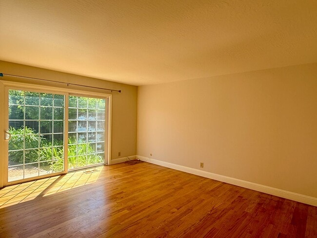 Building Photo - 1376 Spoonbill Way