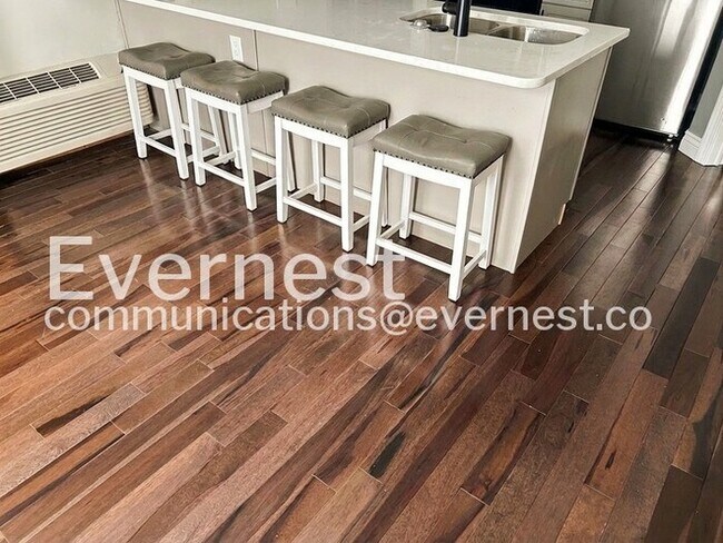 Building Photo - 112 Hanford St