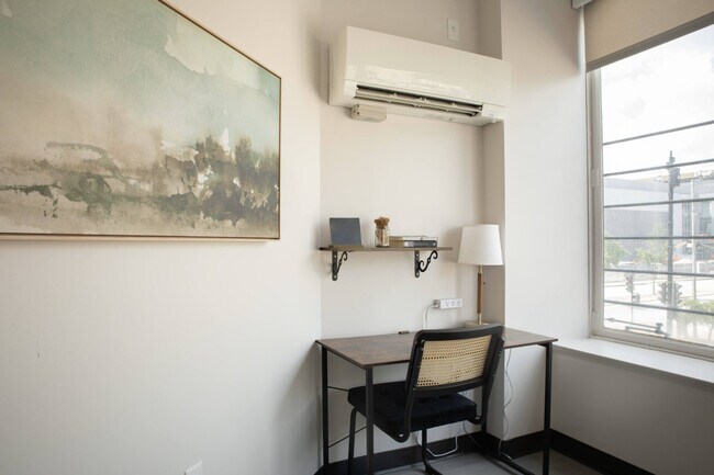 Building Photo - 333 W State St