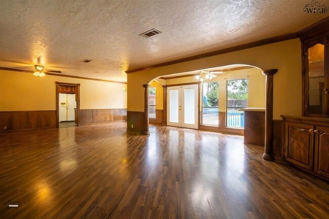 Building Photo - 4304 Wynnwood Dr