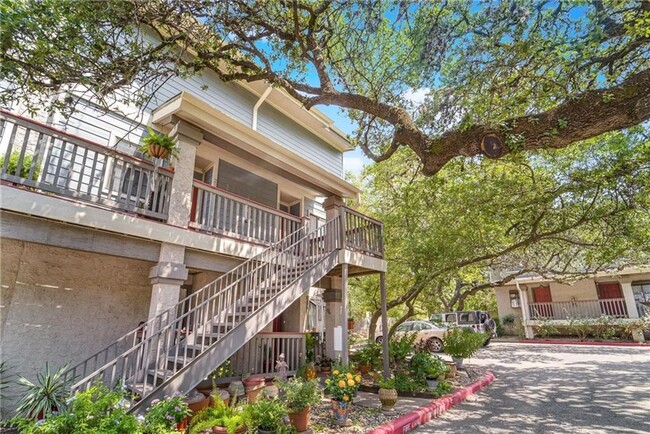 Building Photo - Beautiful 1-Bedroom Condo In South Austin ...