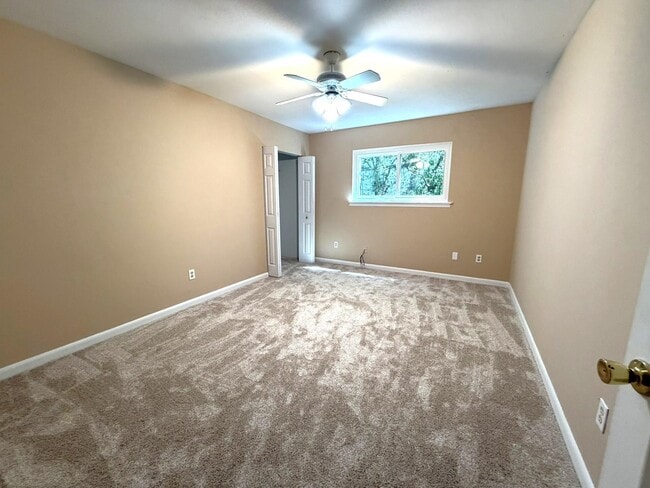 Building Photo - 514 Teal Ln