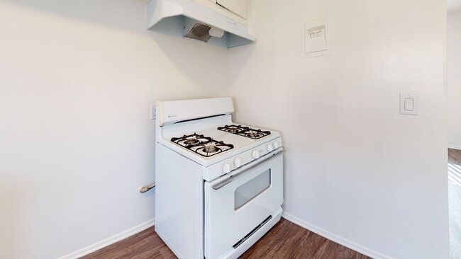 Interior Photo - 803 Java Ave Inglewood, CA 90301