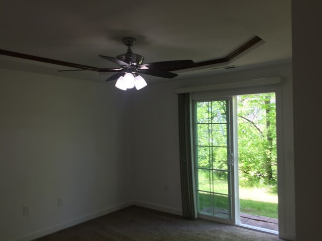 Building Photo - 2778 Hidden Dr