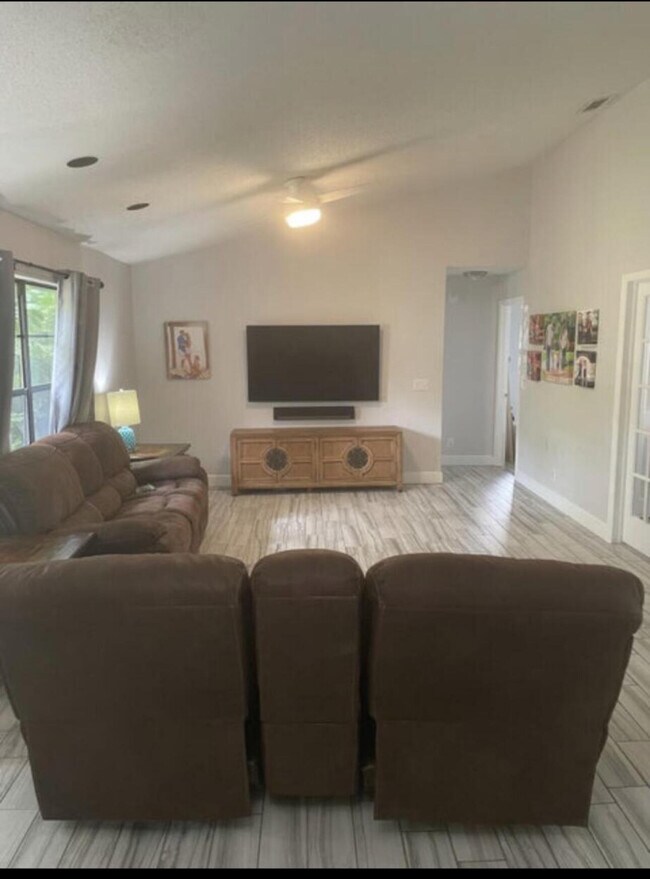 Building Photo - 5335 Havasu Ct