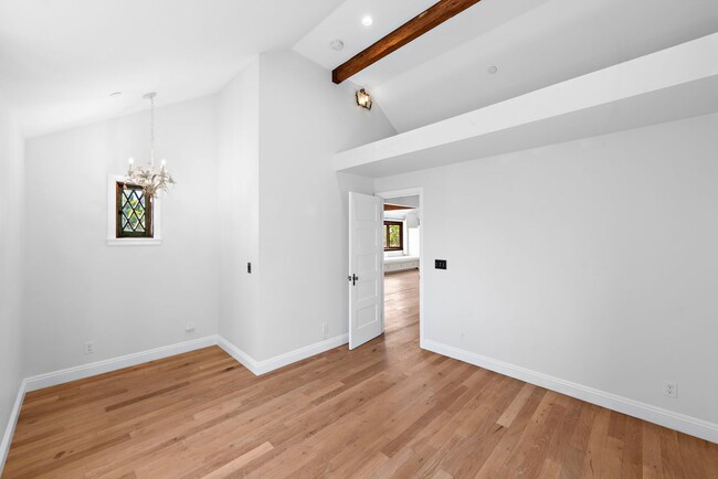 Building Photo - North Laguna Story Book Cottage