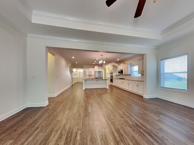 Building Photo - 111 Doral Blue Dr