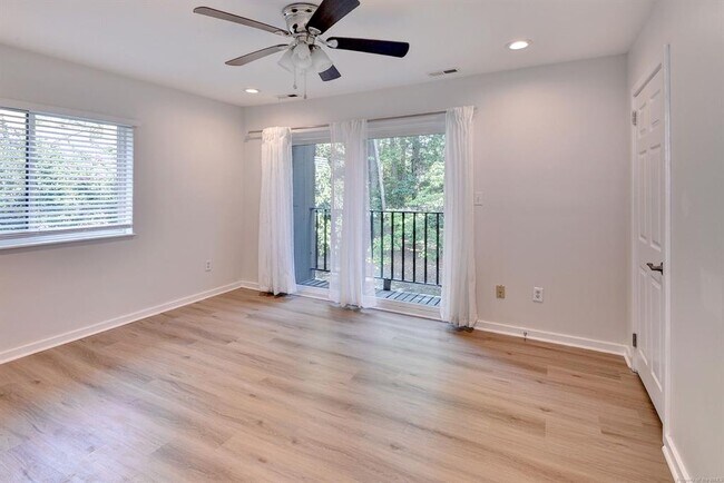 Building Photo - 106 Harrops Glen
