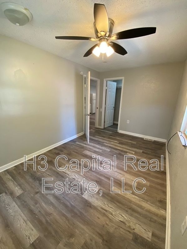 Building Photo - 4900 Maryville Rd