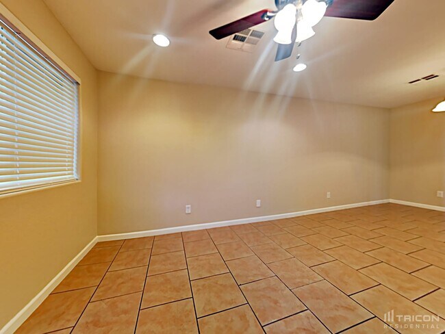 Building Photo - 7302 W Heatherbrae Dr