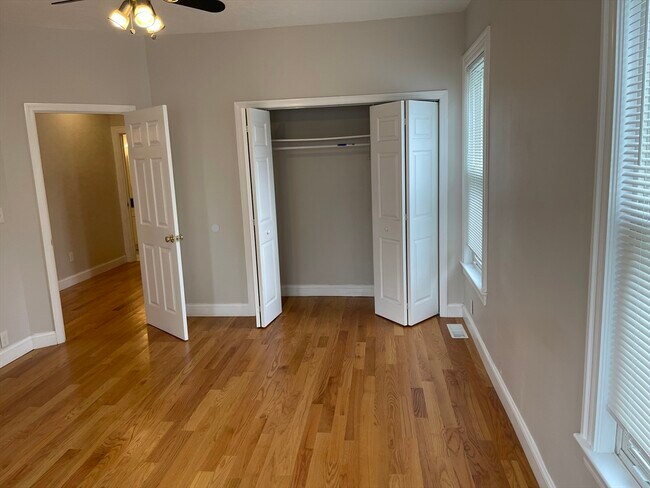 Building Photo - 79 Newton St