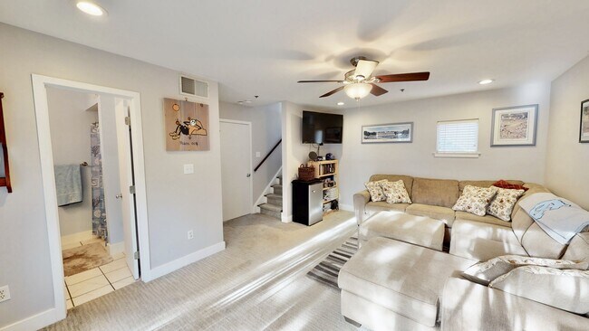 Building Photo - 2061 Atherton Heights Ln
