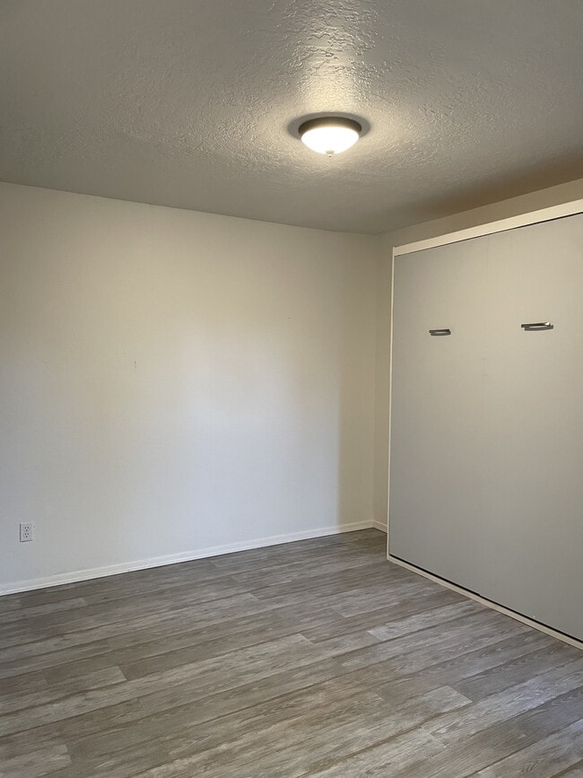 Building Photo - 11504 Lawson Ct NE