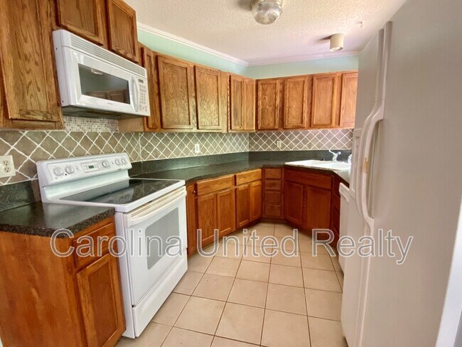 Building Photo - 3914 Aster Dr