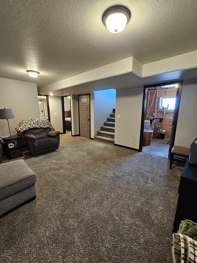 Building Photo - 4 BED | 2 BATH | DOUBLE GARAGE | RAPID VALLEY