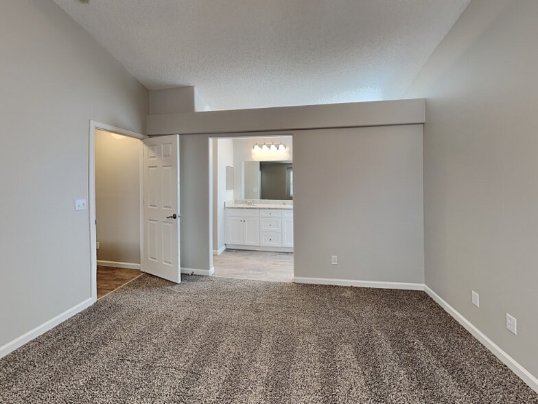 Building Photo - 7218 Moss Bluff Ct