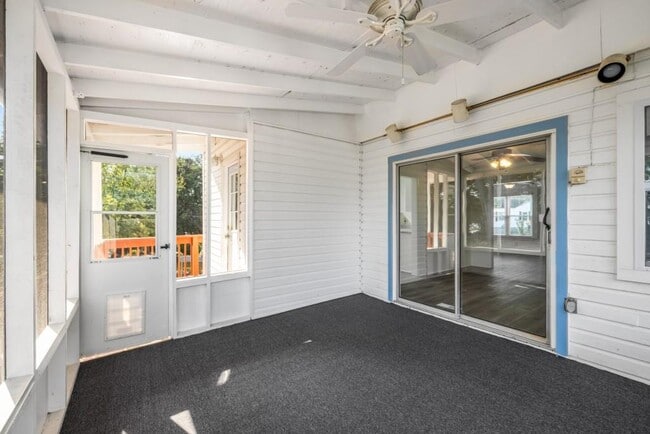 Building Photo - 1801 Crestridge Dr SE