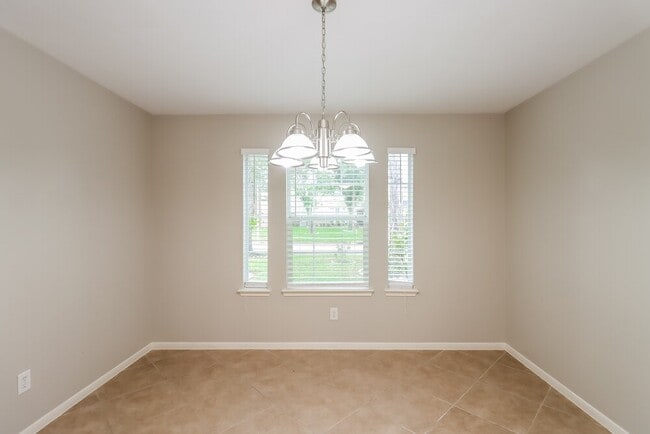 Building Photo - 2427 Ranch Hollow Ct