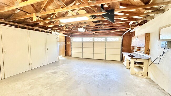 Building Photo - 730 Morro Rd