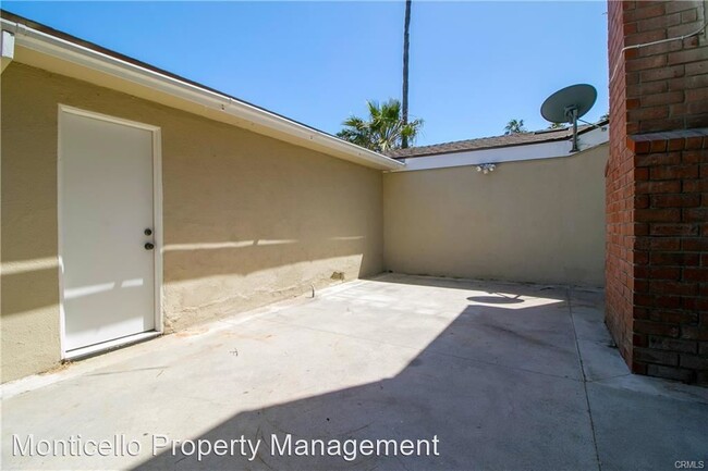 Building Photo - 4 br, 2.5 bath House - 21162 Surfwood Lane