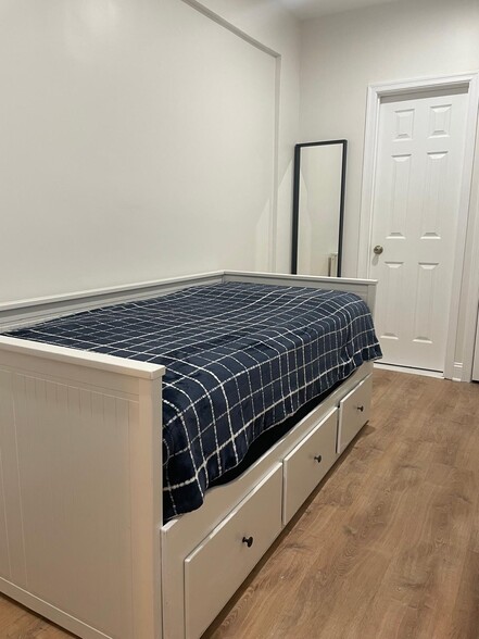 Building Photo - 6314 Foote St