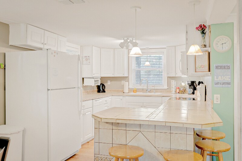 Building Photo - 3745 Holmes Creek Rd