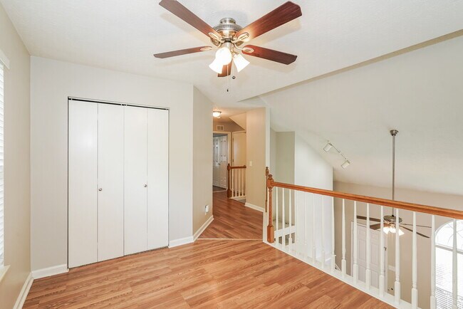 Building Photo - 3005 Creekview Ln