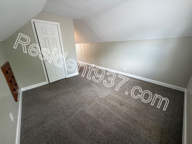 Building Photo - 3 Bed 1 bath