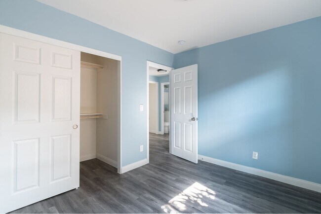 Building Photo - GST4446-4448