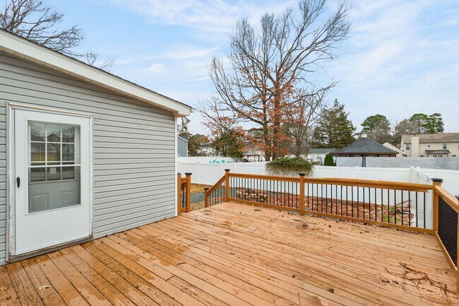 Building Photo - Spacious 5-Bedroom Home in Virginia Beach
