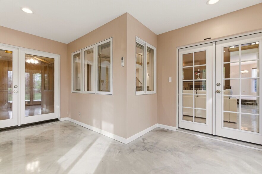 Building Photo - 9706 Tanoan Dr NE