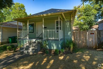 Building Photo - Chico Charmer! Close to CSUC and downtown ...