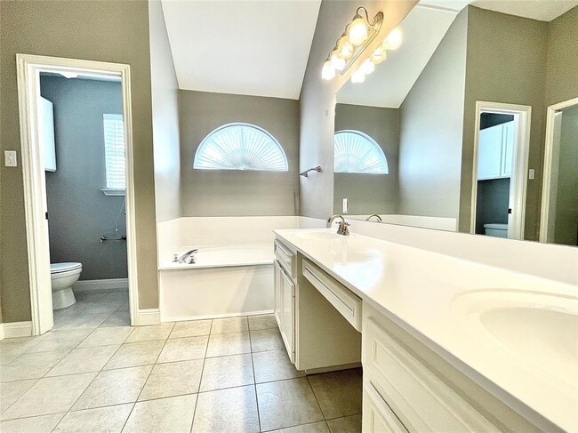 Building Photo - 1106 Briargate Dr