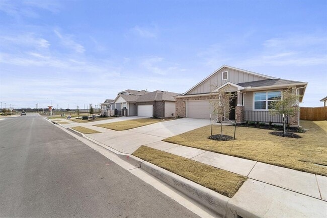 Building Photo - 225 Caddo Bnd