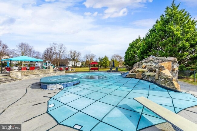 Building Photo - 10 Morning Glory Cir