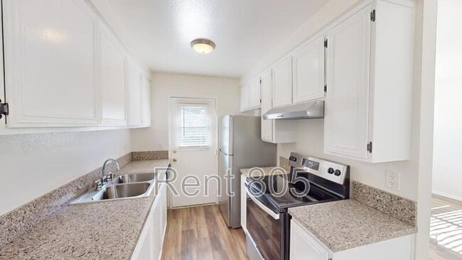 Building Photo - 2577 Spinnaker Ave