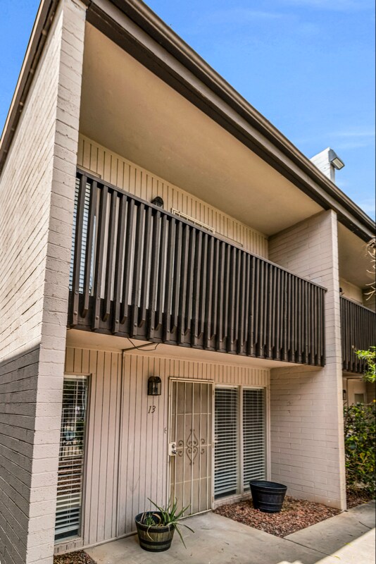 Building Photo - 1828 W Tuckey Ln