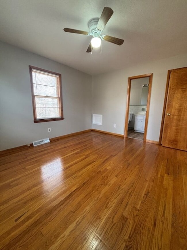 Building Photo - 891 Hill St