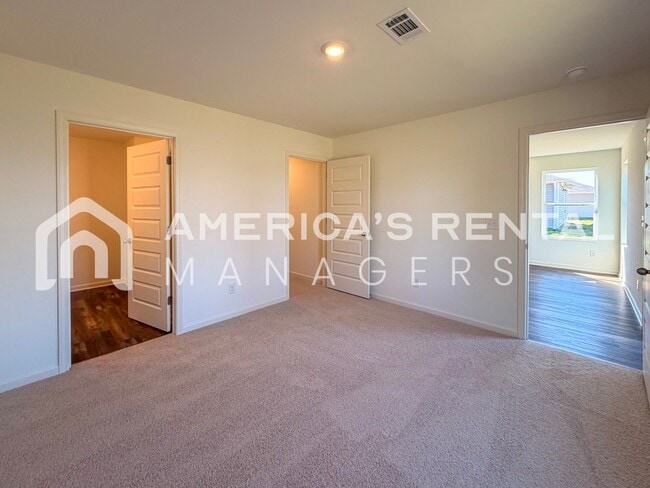 Building Photo - Sign a 13-month lease by 3/31/2026 to receive a $500 Gift Card! New Construction Home for Rent in...