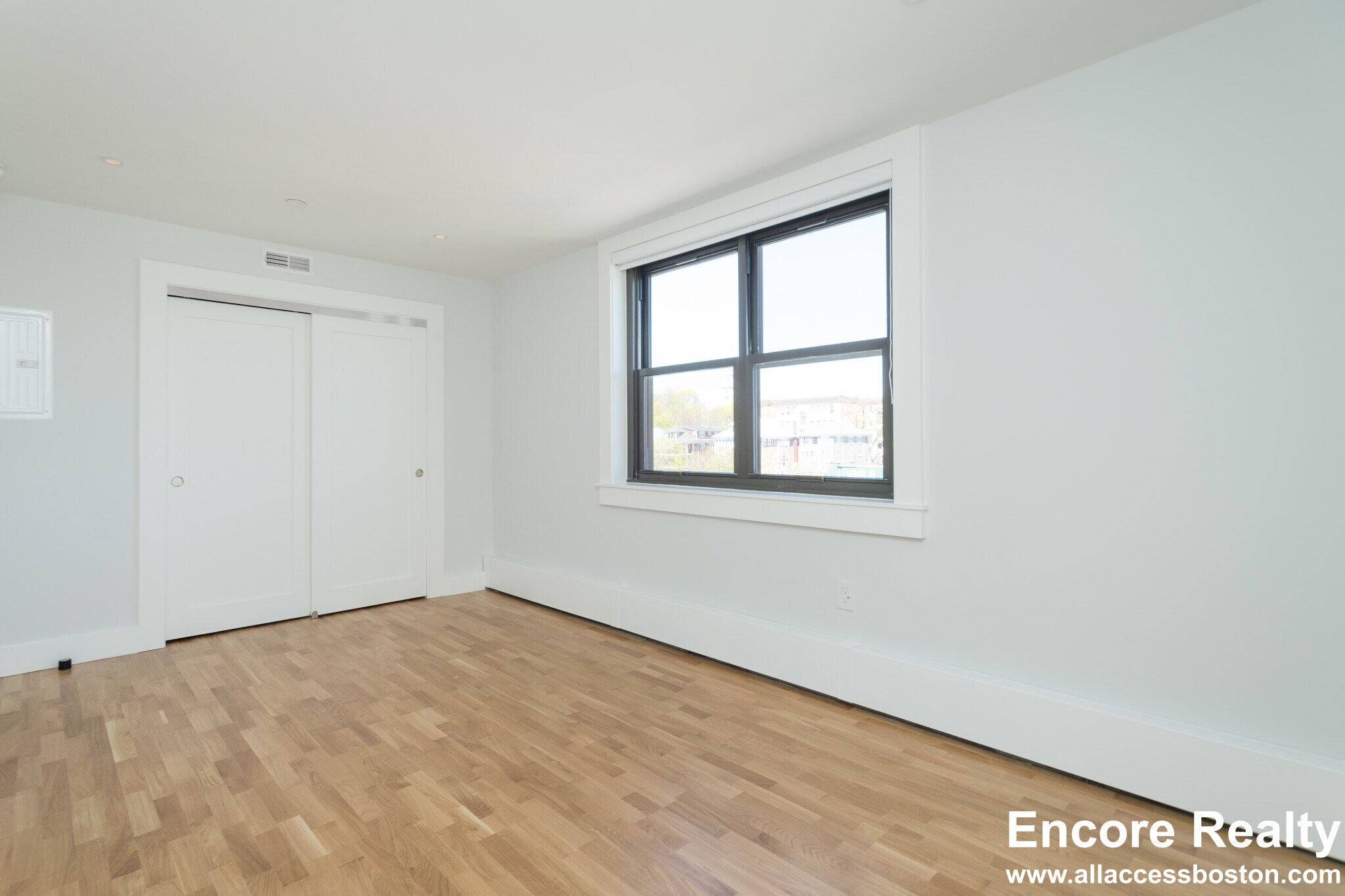 Building Photo - 1410 Columbia Rd