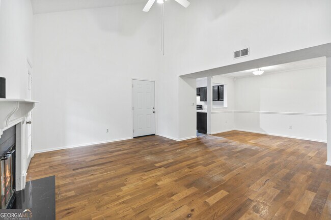 Building Photo - 6449 Pinebark Way