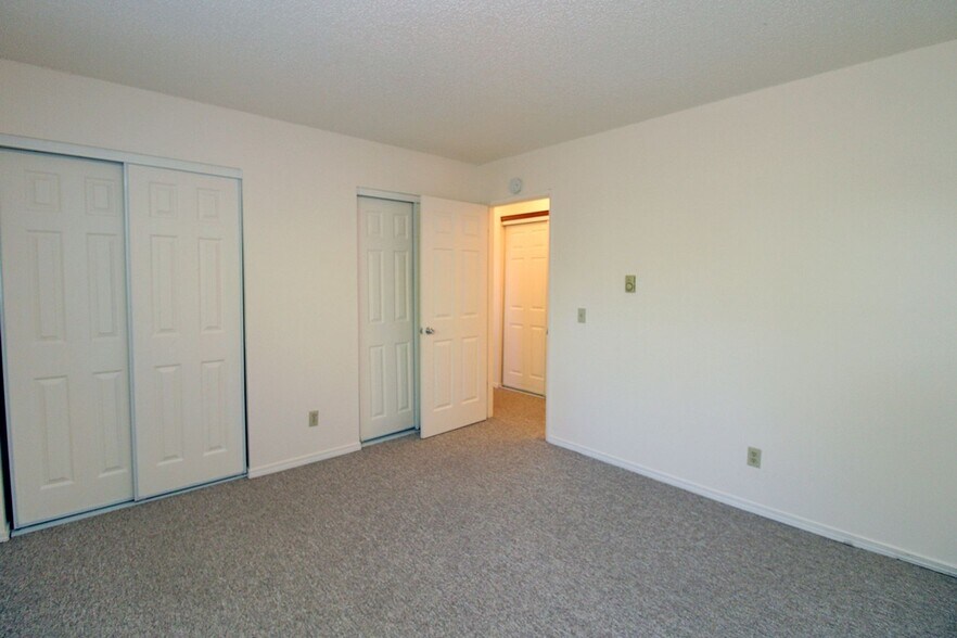 Building Photo - 6214 SE 51st Ave