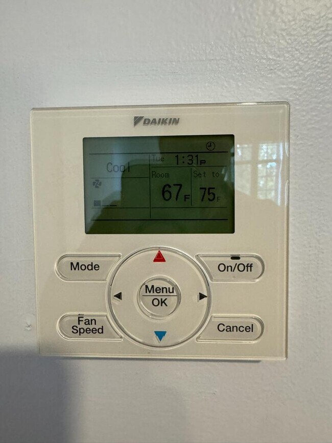 Building Photo - 1525 N Front St